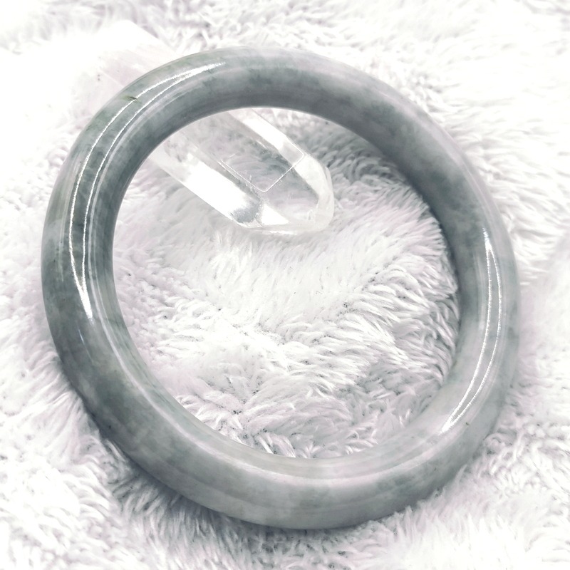 天然緬甸翡翠 A 貨－18圍灰底飄花平安鐲（正圈）-細節圖5