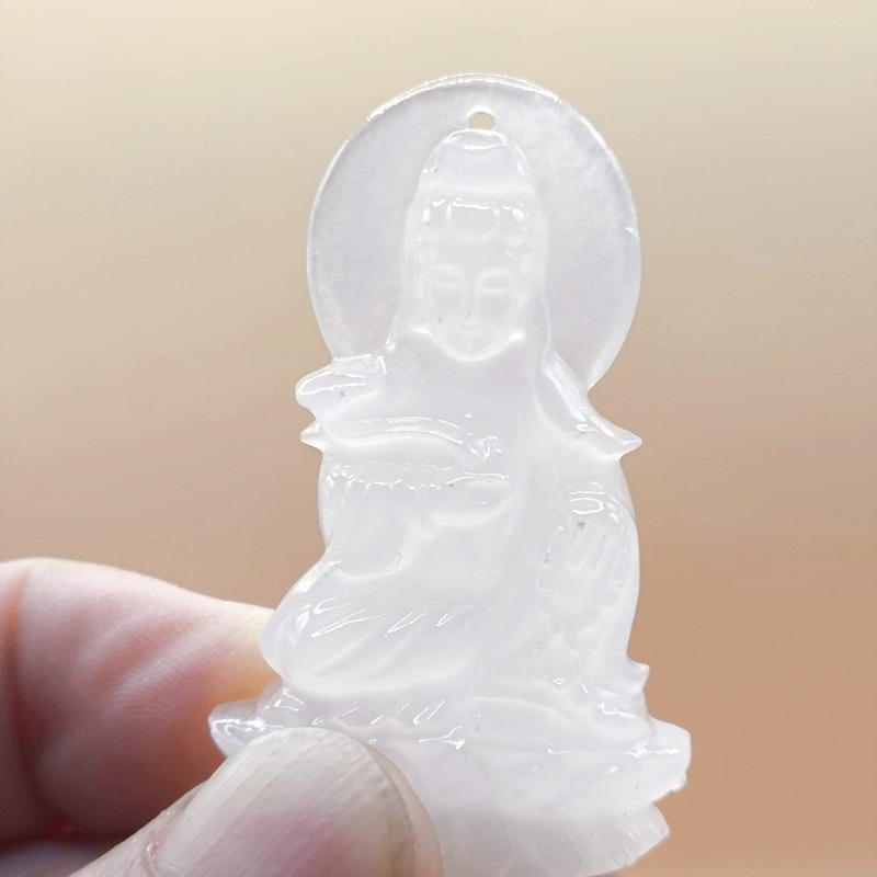 老件收藏｜早期市場稱「大陸玉」觀音玉佩｜約三十年前流通｜白潤玉質・傳統實戴款-細節圖5