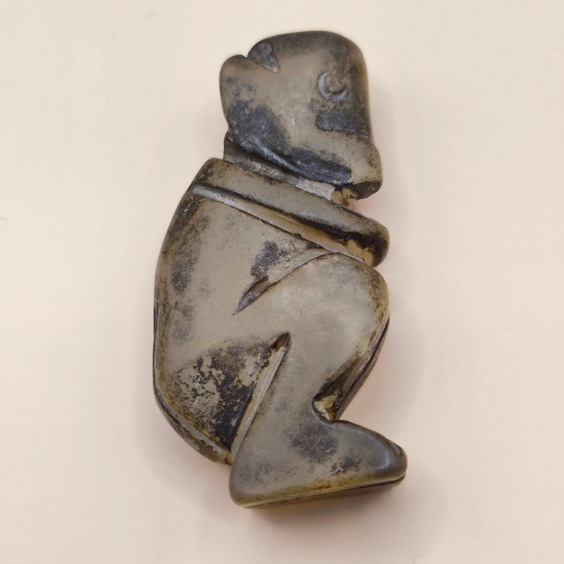 【文玩老貨】仿古岫玉靈猴掛件 ｜ 50mm 大尺寸手把件 吊墜 ｜ 皮殼溫潤 仿紅山文化 封侯加爵 隨緣珍藏-細節圖2