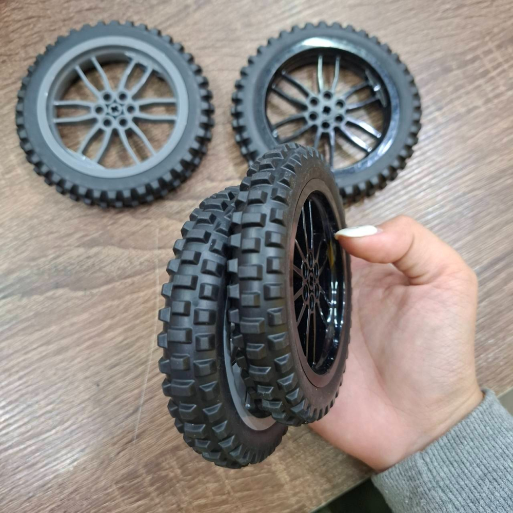 【樂GO】樂高零件 LEGO 摩托車輪胎 88517c02 樂高輪胎 輪胎 機車輪胎 科技零件 大輪胎 樂高正版全新-細節圖3