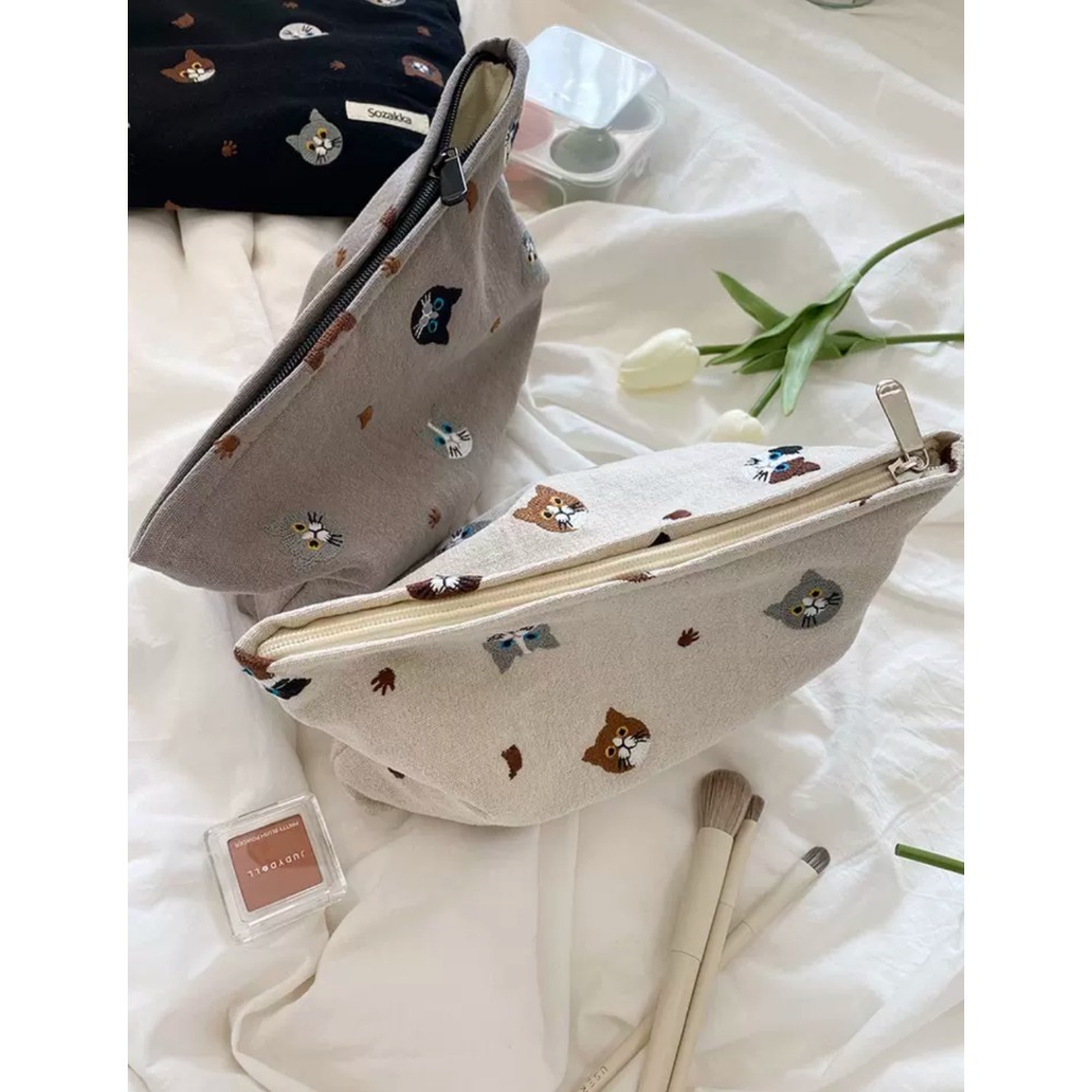 （現貨米色1個+預購）日式刺繡貓咪棉麻化妝包零錢收納袋文藝可愛便攜手拿包_冠宇百貨屋-細節圖3