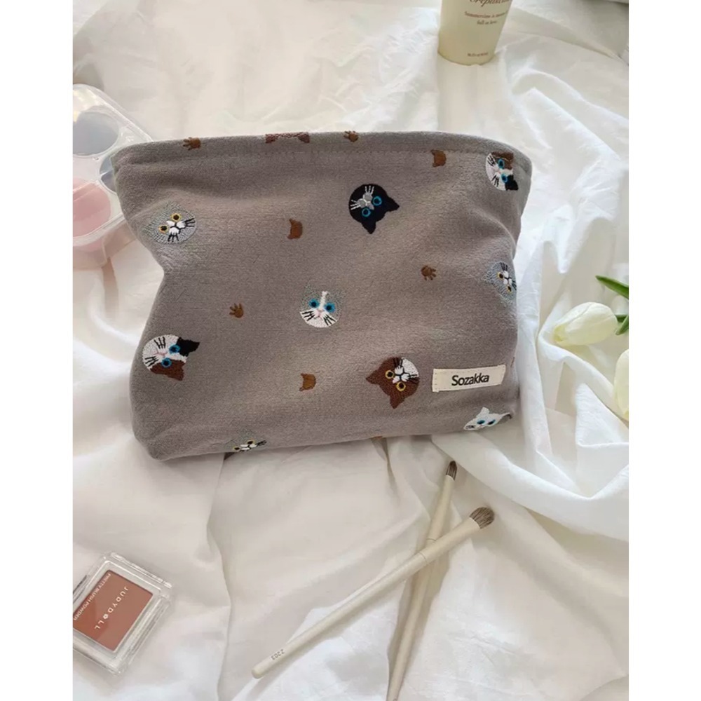 （現貨米色1個+預購）日式刺繡貓咪棉麻化妝包零錢收納袋文藝可愛便攜手拿包_冠宇百貨屋-細節圖4
