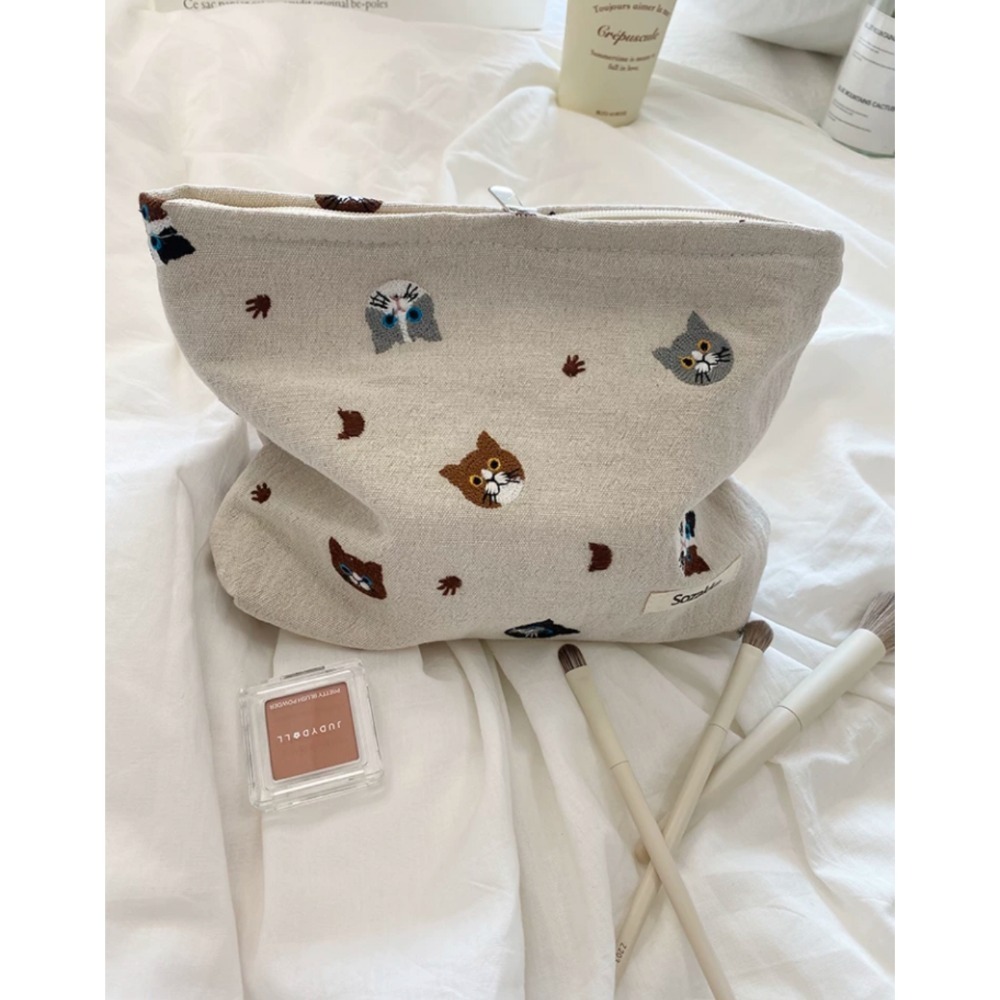 （現貨米色1個+預購）日式刺繡貓咪棉麻化妝包零錢收納袋文藝可愛便攜手拿包_冠宇百貨屋-細節圖5