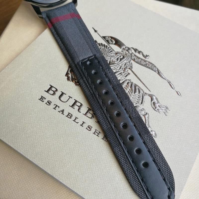 Burberry 灰色錶盤 格紋皮帶 戰馬男錶 BU10010-細節圖6