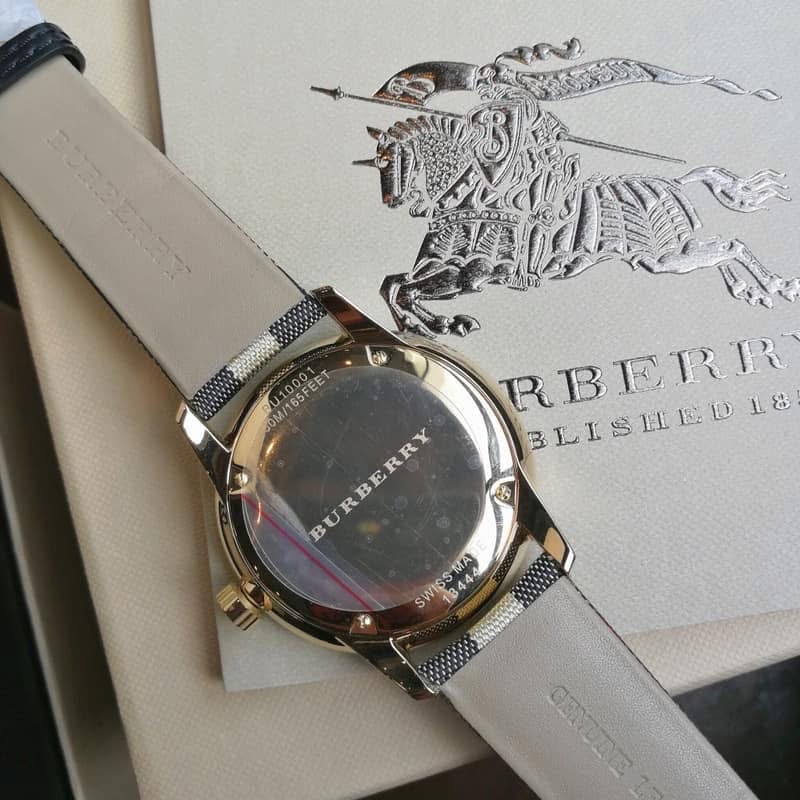 Burberry 獨立小秒盤 格紋皮錶帶 戰馬男錶 BU10001-細節圖4