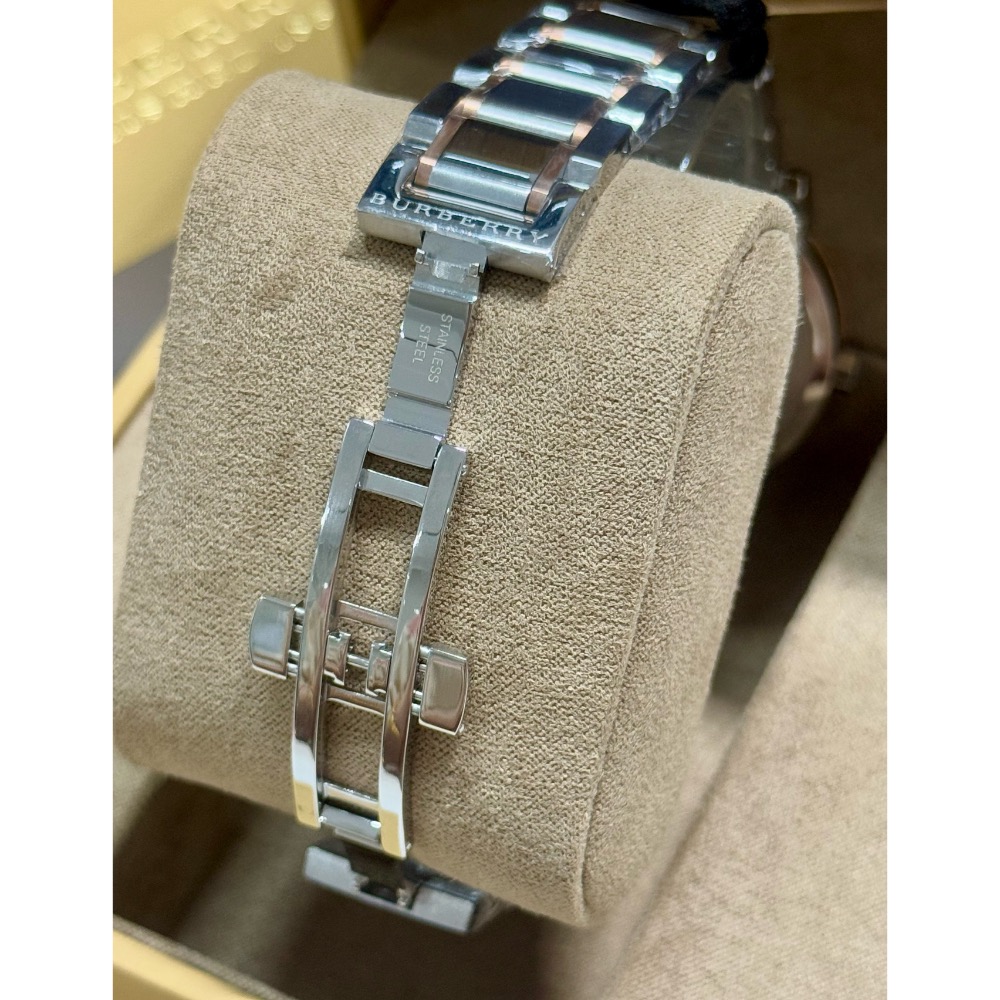 Burberry 格紋錶盤 玫瑰金+銀色 雙色鋼帶 戰馬手錶 BU9006-細節圖4