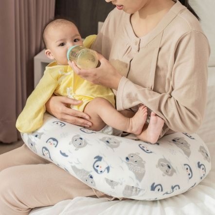 UniBABE優貝比 哺乳三用U型枕，超細纖維款（草泥馬/刺蝟/雪地）-細節圖6