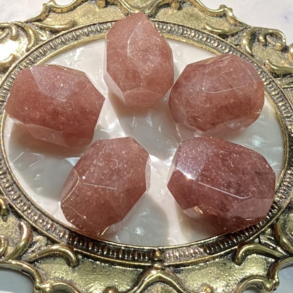 天然草莓晶隨形切面珠 橫孔 切面不規則 切角隨形珠 適合DIY手作 天然石手作材料 單個隨機出貨-細節圖2