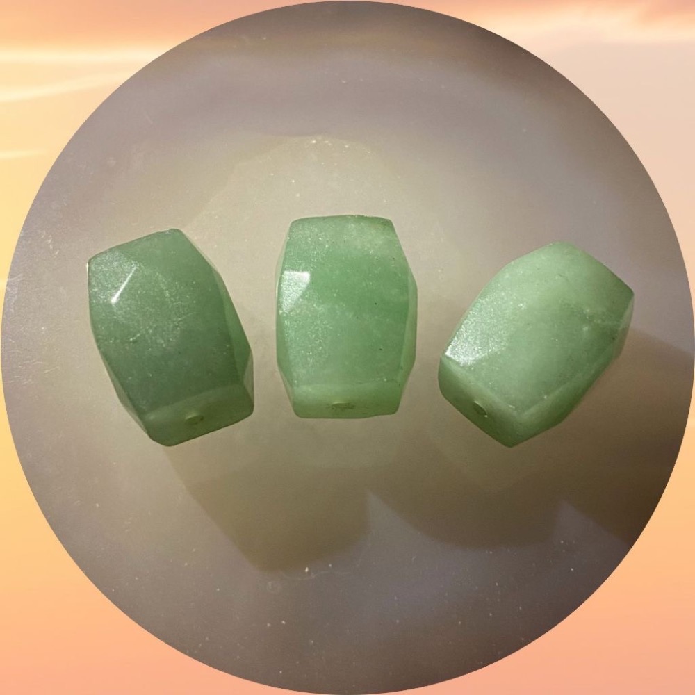 東菱玉隨形切面珠 直孔 桶珠 切面不規則 切角隨形珠 適合DIY手作 天然石手作材料 單個隨機出貨-細節圖2