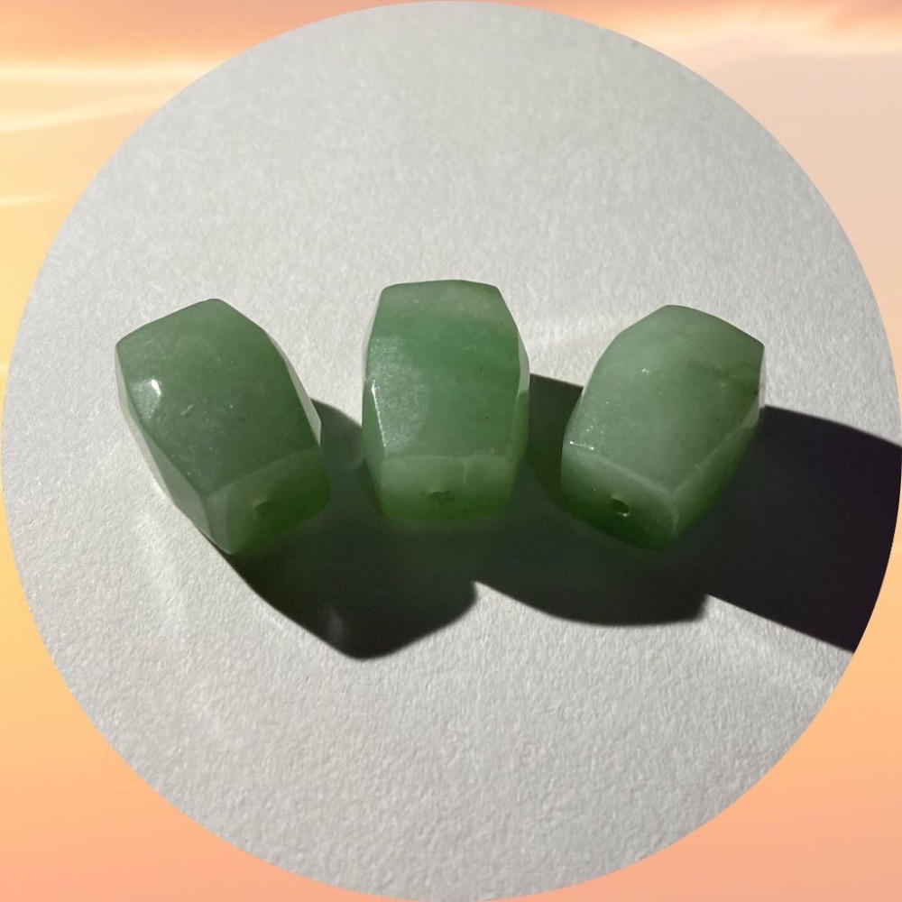 東菱玉隨形切面珠 直孔 桶珠 切面不規則 切角隨形珠 適合DIY手作 天然石手作材料 單個隨機出貨-細節圖4