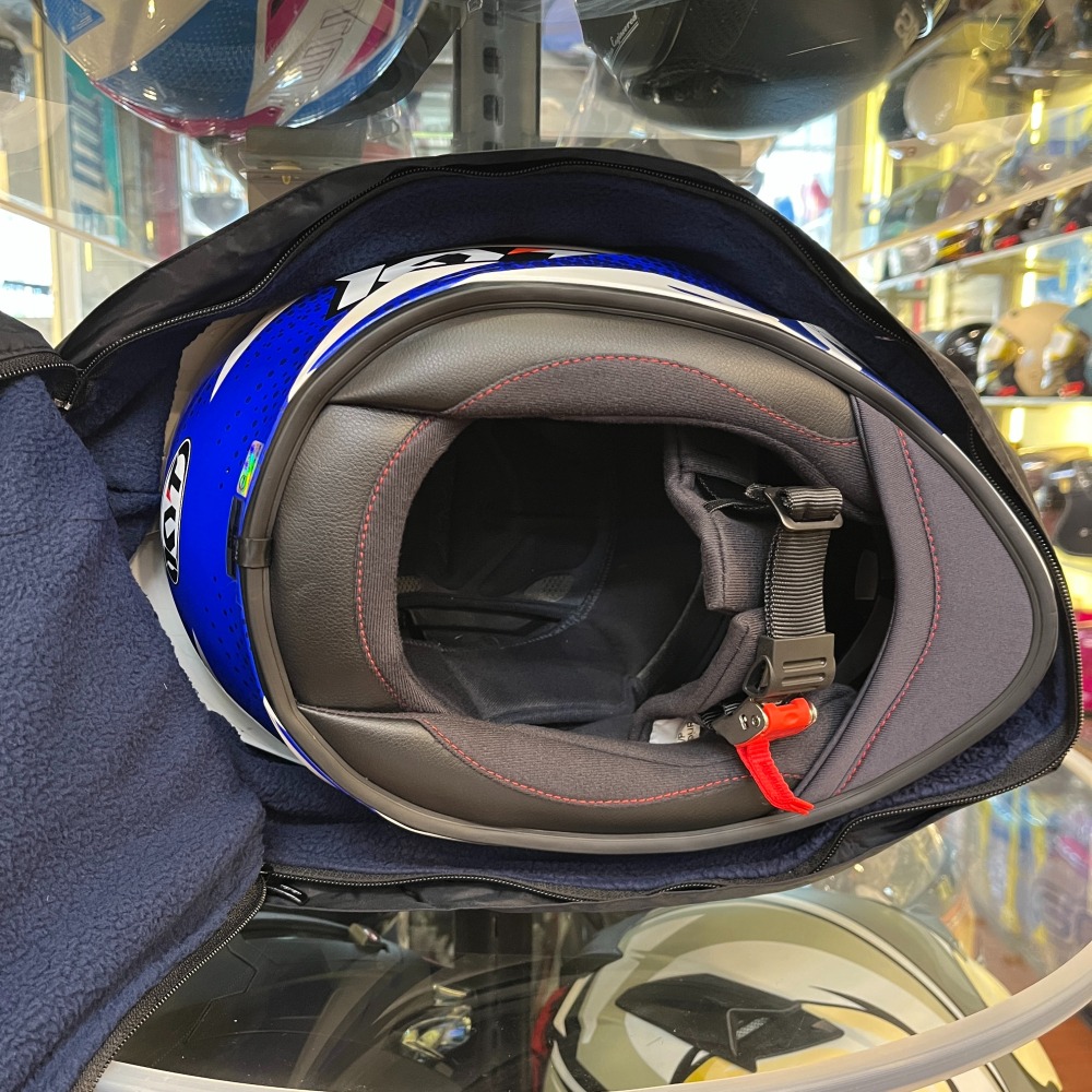 《一戴安全帽》手提安全帽防水袋 單一尺寸大容量👍可裝全罩安全帽 防水/防塵/防曬 內裡絨布保護安全帽/可低溫手洗-細節圖2