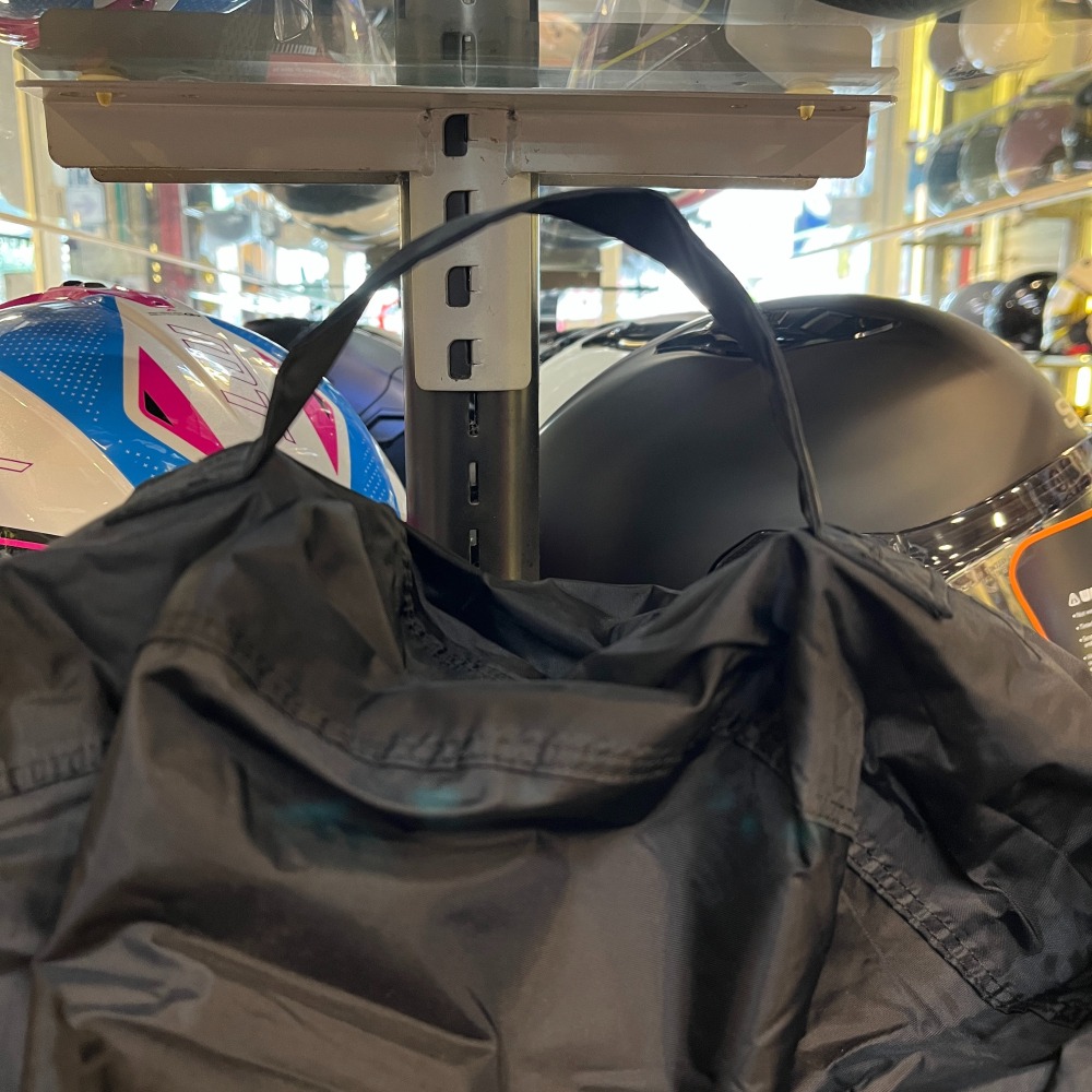 《一戴安全帽》手提安全帽防水袋 單一尺寸大容量👍可裝全罩安全帽 防水/防塵/防曬 內裡絨布保護安全帽/可低溫手洗-細節圖4