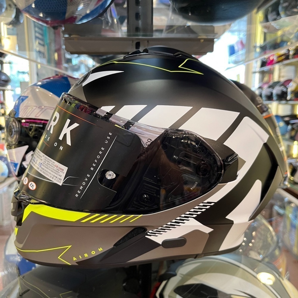 《一戴安全帽》Airoh SPARK 史巴克 全罩安全帽 內墨鏡 #素色/#花色款-細節圖7