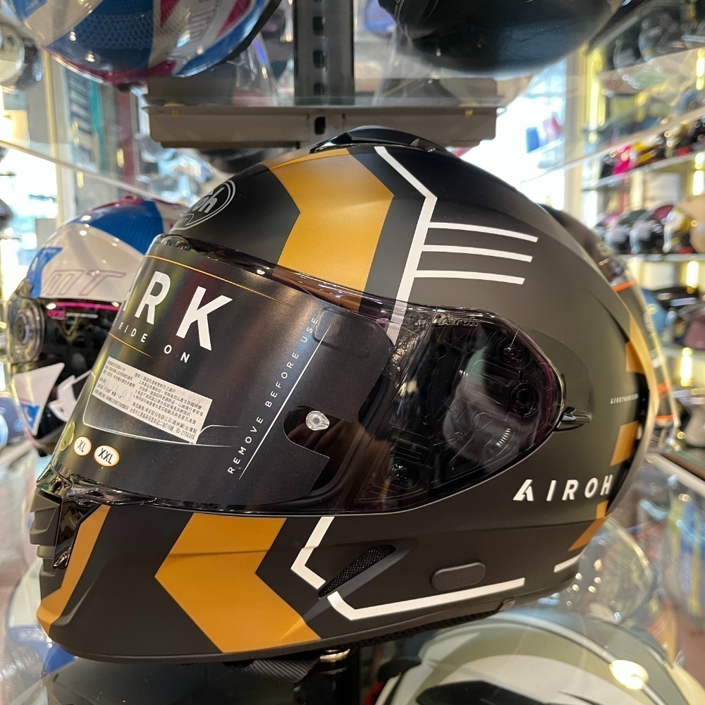 《一戴安全帽》Airoh SPARK 史巴克 全罩安全帽 內墨鏡 #素色/#花色款-規格圖11