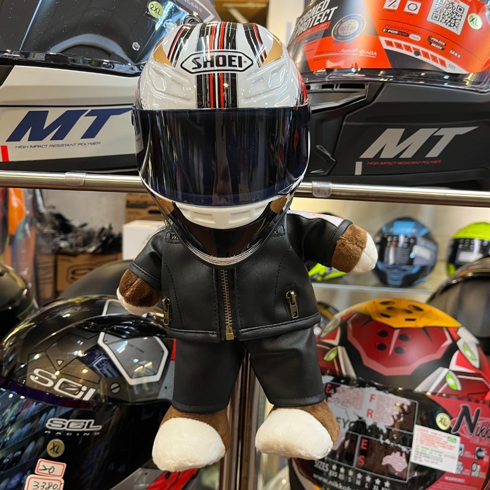 黑皮衣熊+紅黑條紋/白色安全帽