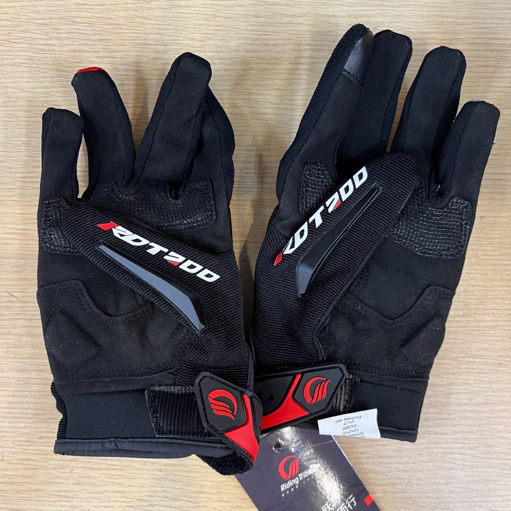 《一戴安全帽》Riding Tribe 碳纖維觸控防摔手套-細節圖2