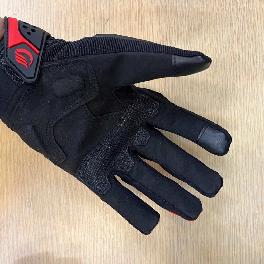 《一戴安全帽》Riding Tribe 碳纖維觸控防摔手套-細節圖4