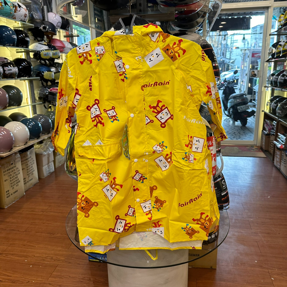 《一戴安全帽》飛銳FairRain/親子豆腐熊寶貝前開式雨衣(兒童)書包伸縮空間 通過SGS認證 極度輕盈透氣-細節圖2