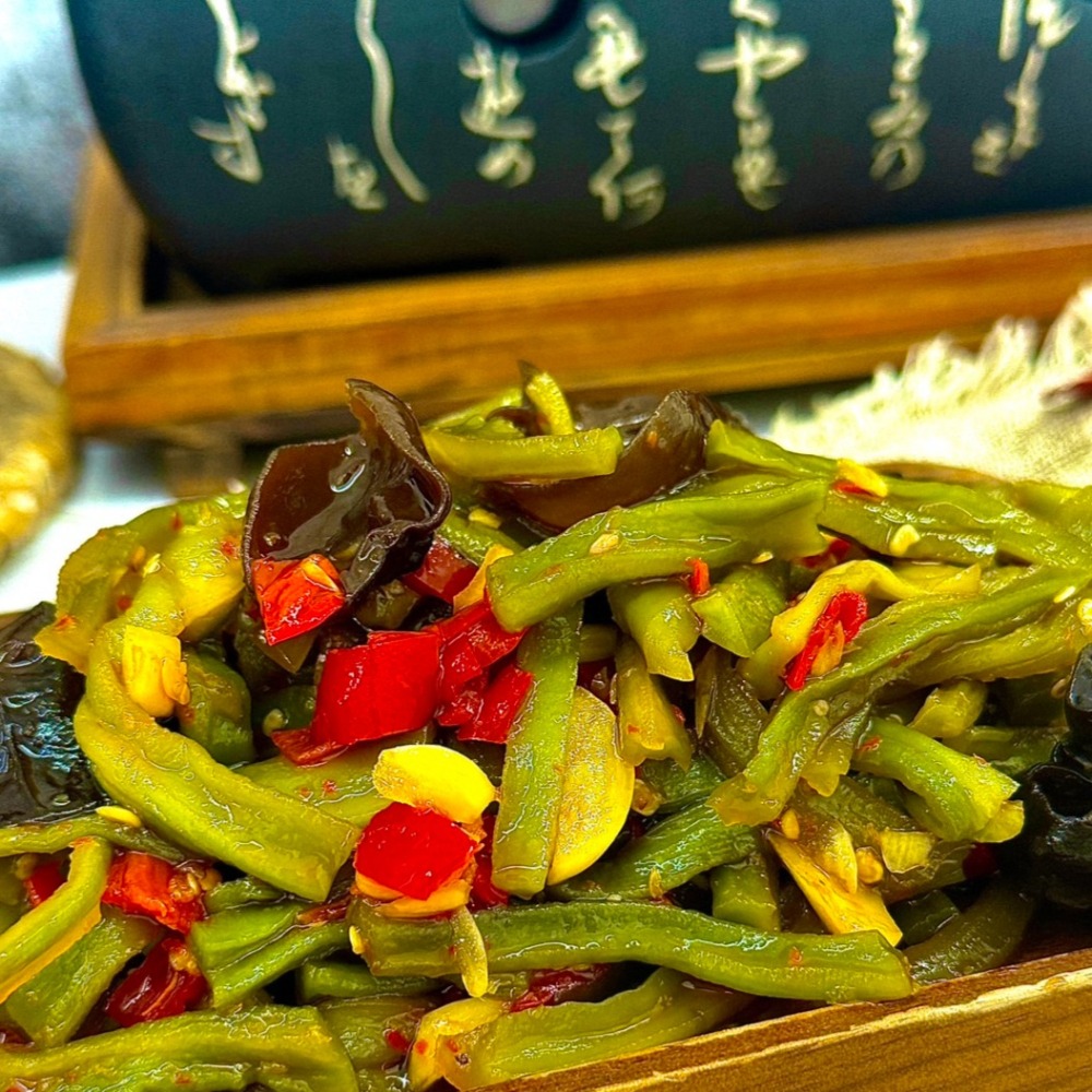 【哲野家】酸辣無骨雞爪 爽脆貢菜 雞爪 鳳爪 開罐即食 開胃菜 小菜 辣掌 消夜 下酒菜 涼拌菜 露營必備 450克＼罐-細節圖6