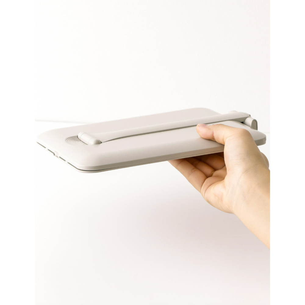 【JiBo吉寶日本代購】現貨 3coins 薄型 摺疊LED化妝鏡 旅遊旅行 折疊鏡-細節圖3