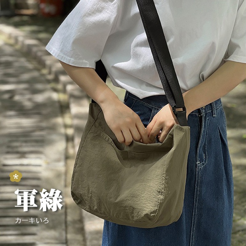 日系尼龍郵差包 休閒百搭單肩包 簡約尼龍斜挎包 大容量側背包 休閒百搭斜背包 旅行側背包-規格圖9