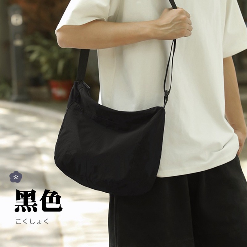 日系尼龍郵差包 休閒百搭單肩包 簡約尼龍斜挎包 大容量側背包 休閒百搭斜背包 旅行側背包-規格圖9