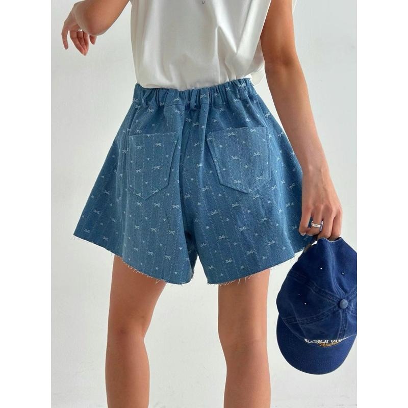 Ðöðöħö正韓製 兩色 愛心蝴蝶結後鬆緊牛仔短褲 修身設計 百搭單品-細節圖6