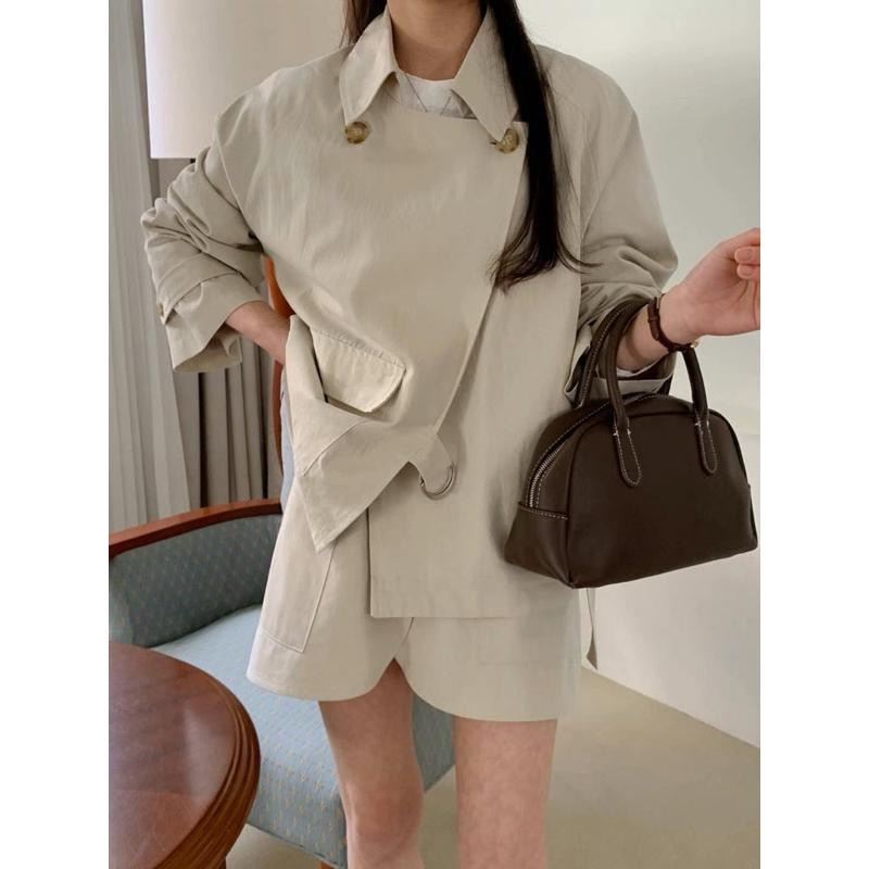 Ðöðöħö 正韓製 兩色 雙扣口袋綁腰短版風衣外套 寬鬆版型 百搭單品-細節圖2