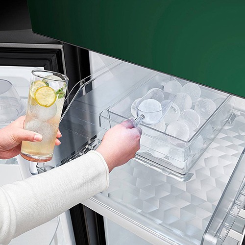 LG 樂金 860公升敲敲看冰球四門冰箱｜綠&銀 GR-QLF87GSP (含基本安裝)-細節圖5