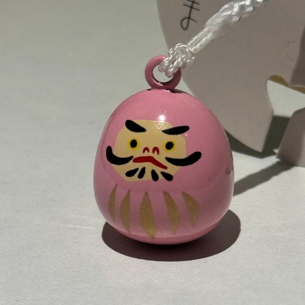 （速出）日本製正品 風鈴達摩吊飾 開運祈福達摩 包包吊飾 開運戀愛健康長壽祈福 だるま 送禮 祝福 鑰匙圈-細節圖2