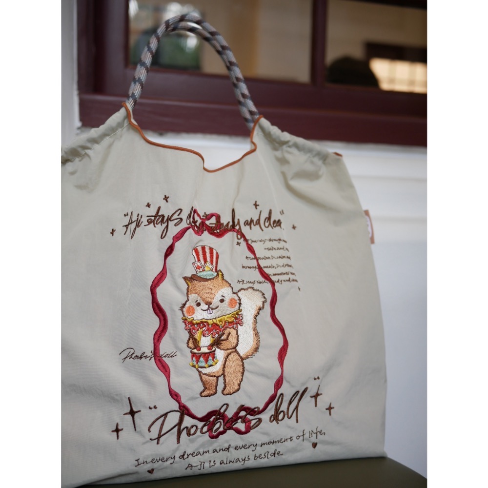 菲比VIP專屬-阿吉馬戲團萬針刺繡購物袋-細節圖2