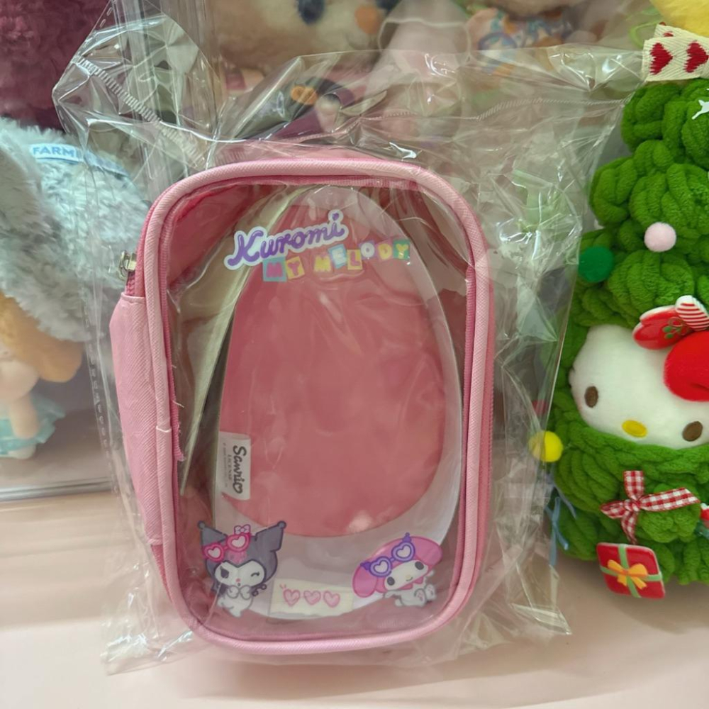 台灣現貨正版授權三麗鷗 Kitty 美樂蒂 人魚漢頓 酷企鵝 大耳狗 娃包 萬用包 痛包化妝包@收納包 防水包 透明卡包-細節圖4