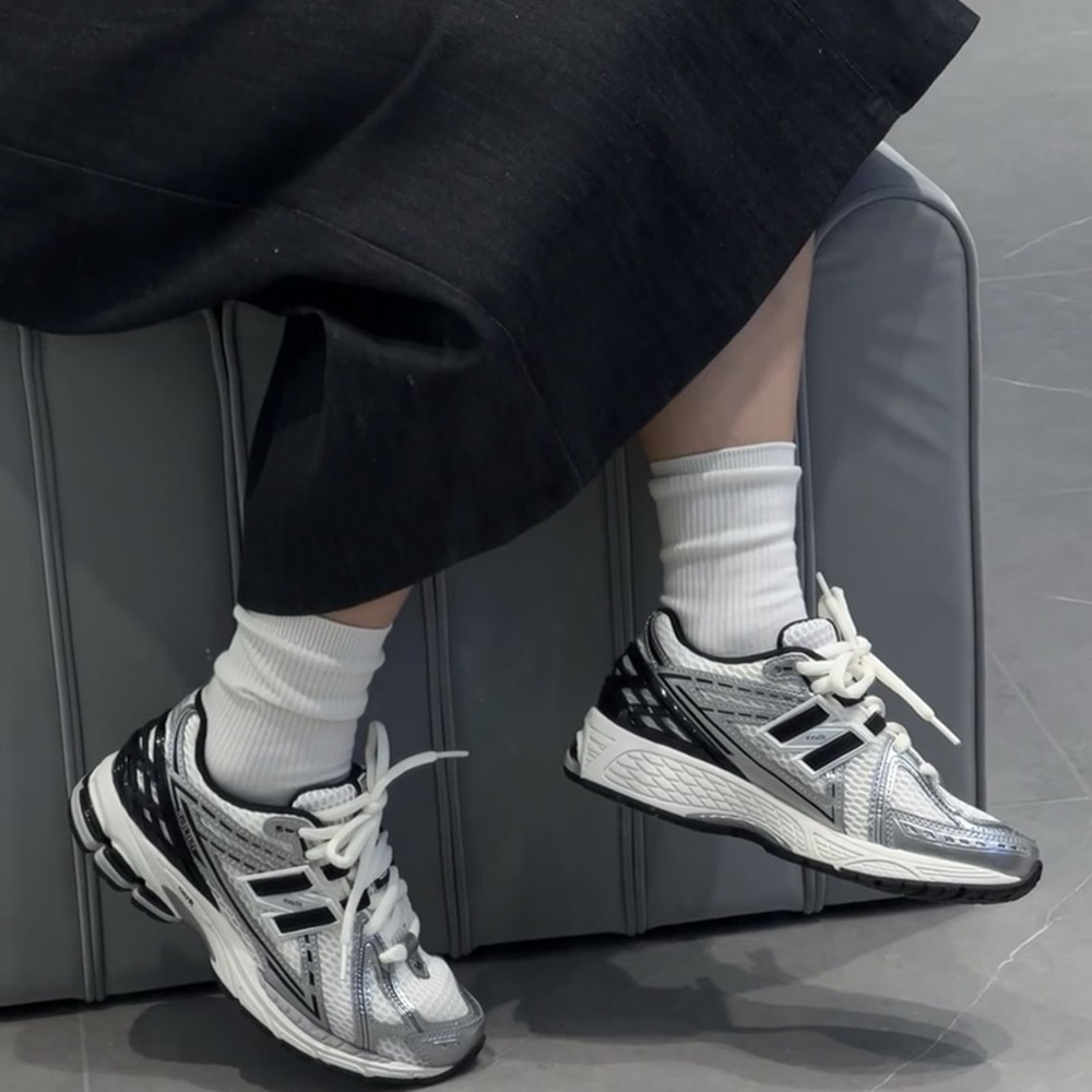 全新正版 New Balance  NB1906R Y2K  IU同款 熊貓 銀黑白 男女鞋 復古風 M1906RER-細節圖4