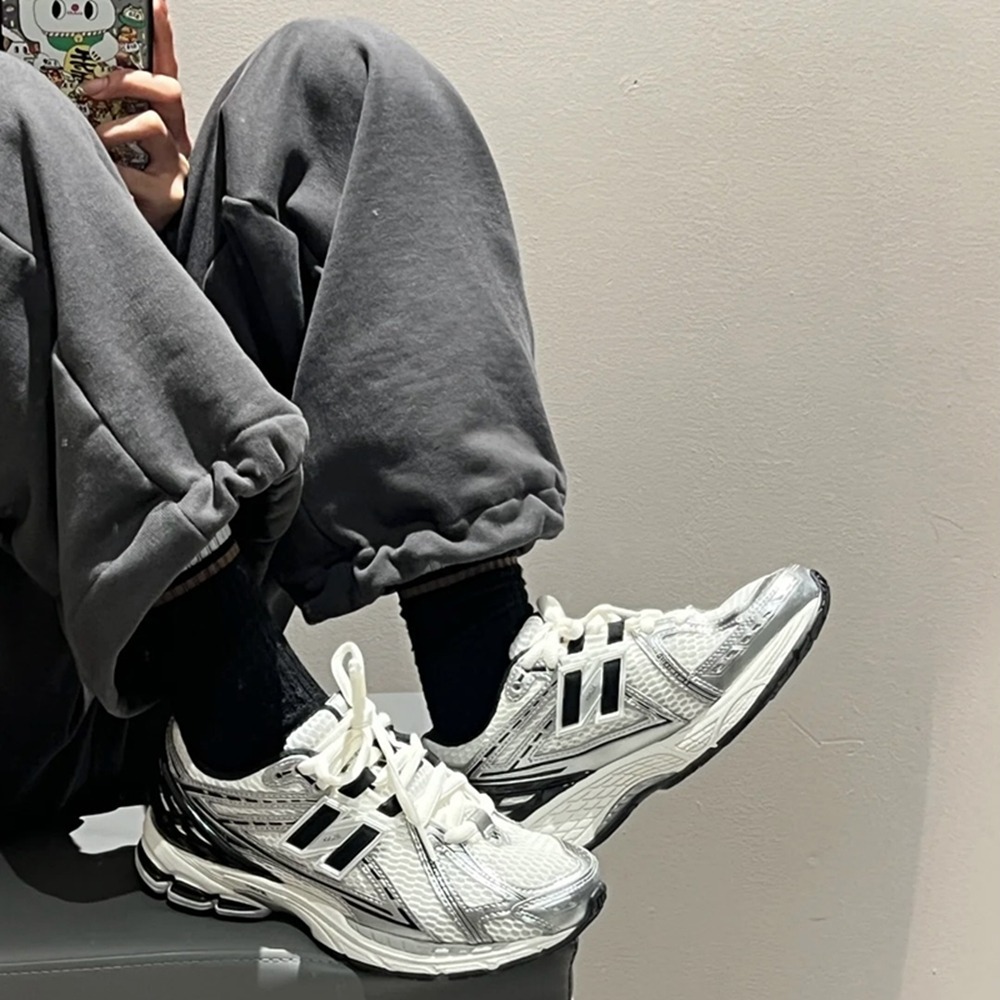 全新正版 New Balance  NB1906R Y2K  IU同款 熊貓 銀黑白 男女鞋 復古風 M1906RER-細節圖6