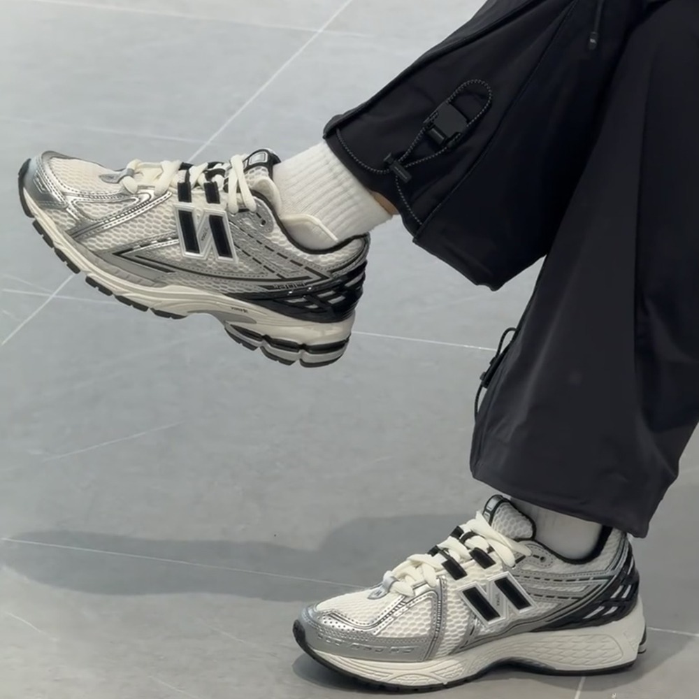 全新正版 New Balance  NB1906R Y2K  IU同款 熊貓 銀黑白 男女鞋 復古風 M1906RER-細節圖8