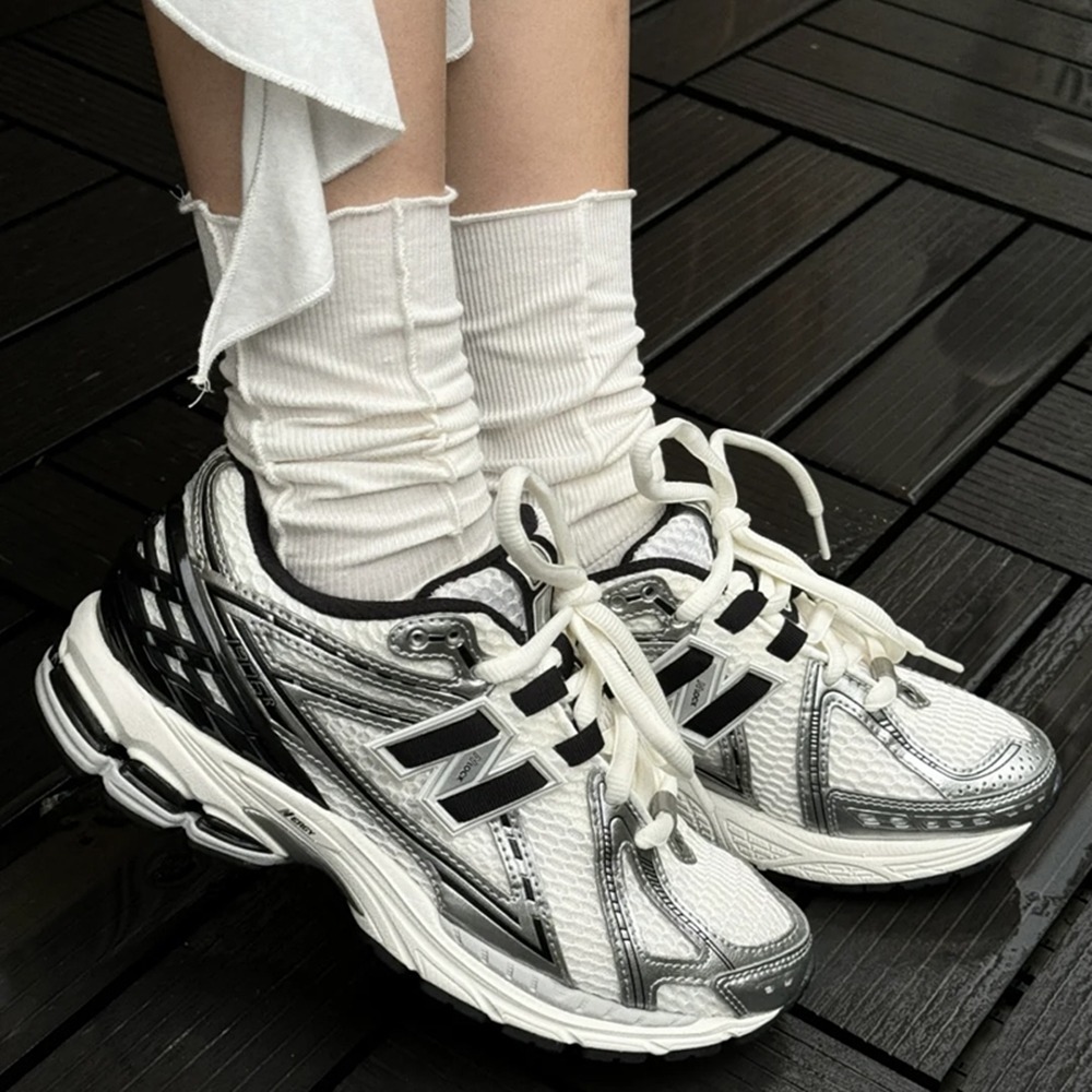 全新正版 New Balance  NB1906R Y2K  IU同款 熊貓 銀黑白 男女鞋 復古風 M1906RER-細節圖9