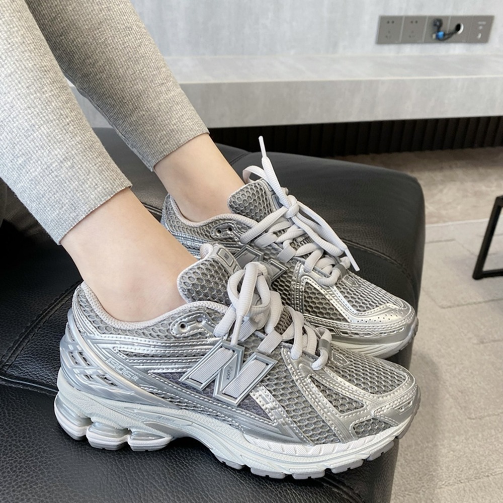 全新正版 New Balance 1906R Y2K 金屬灰銀 液態銀  休閒鞋 男女通用 IU同款 M1906REH-細節圖3