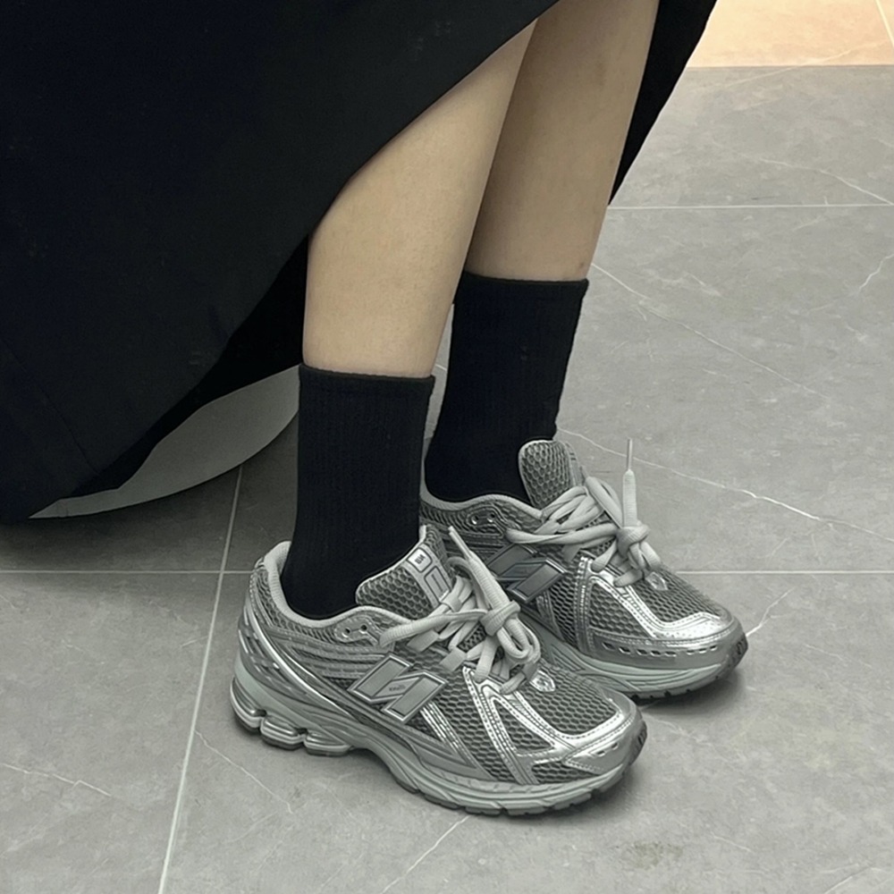 全新正版 New Balance 1906R Y2K 金屬灰銀 液態銀  休閒鞋 男女通用 IU同款 M1906REH-細節圖7