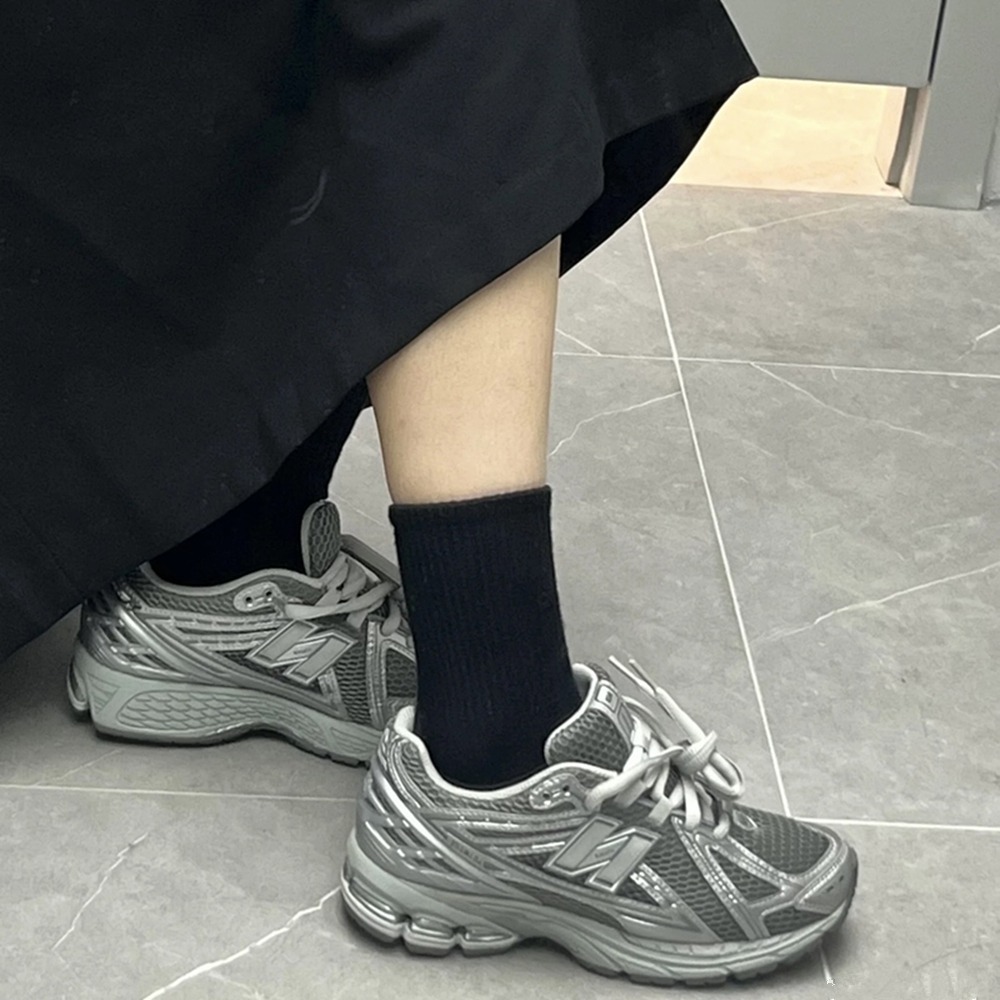 全新正版 New Balance 1906R Y2K 金屬灰銀 液態銀  休閒鞋 男女通用 IU同款 M1906REH-細節圖8