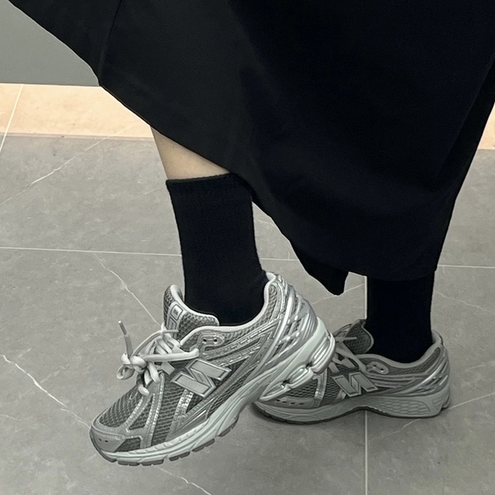 全新正版 New Balance 1906R Y2K 金屬灰銀 液態銀  休閒鞋 男女通用 IU同款 M1906REH-細節圖9