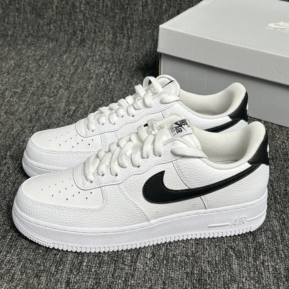 正版 Nike  AIR FORCE 1 板鞋 男女同款 運動休閒鞋 黑白 AF1 經典復古風 CT2302-100空軍-細節圖4