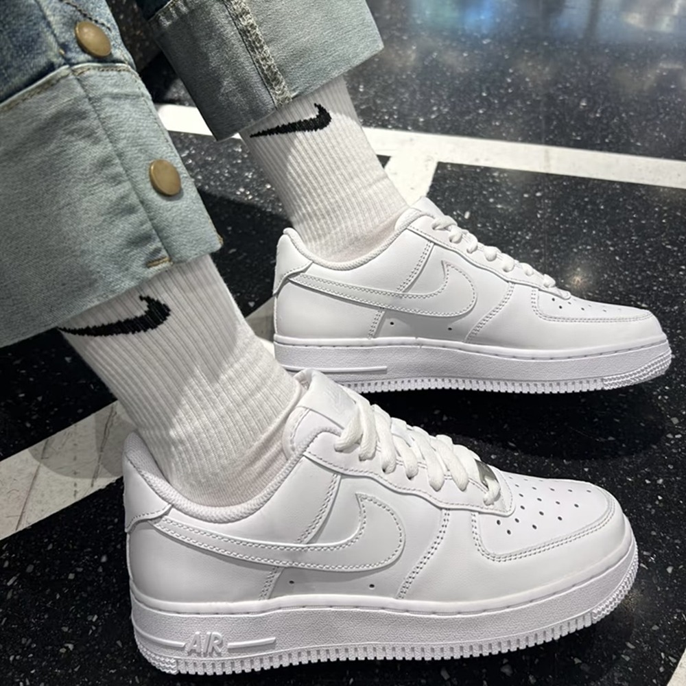 正版 Nike  AIR FORCE 1 07 板鞋 男女同款 運動休閒鞋 純白 AF1 經典 CW2288-111空軍-細節圖3