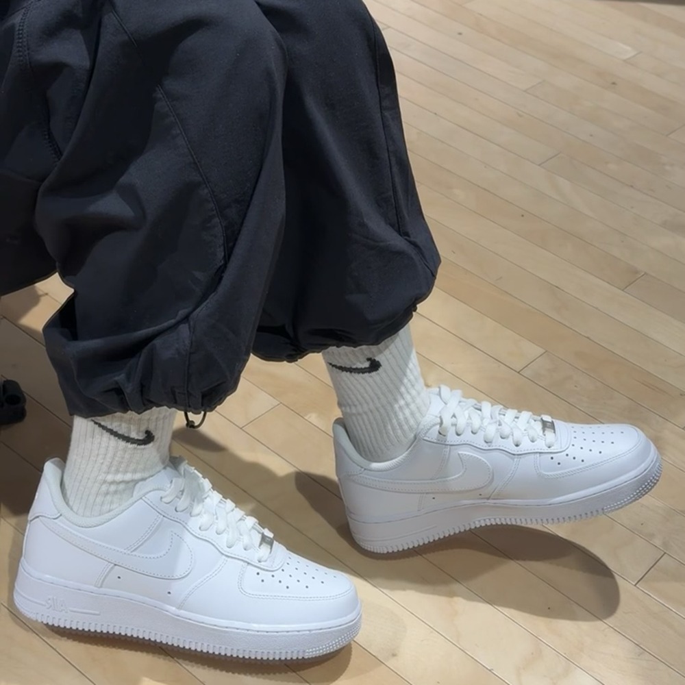 正版 Nike  AIR FORCE 1 07 板鞋 男女同款 運動休閒鞋 純白 AF1 經典 CW2288-111空軍-細節圖7