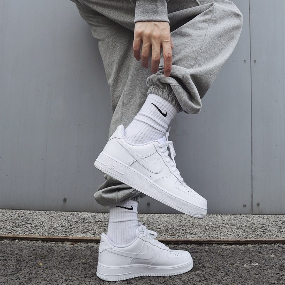 正版 Nike  AIR FORCE 1 07 板鞋 男女同款 運動休閒鞋 純白 AF1 經典 CW2288-111空軍-細節圖8