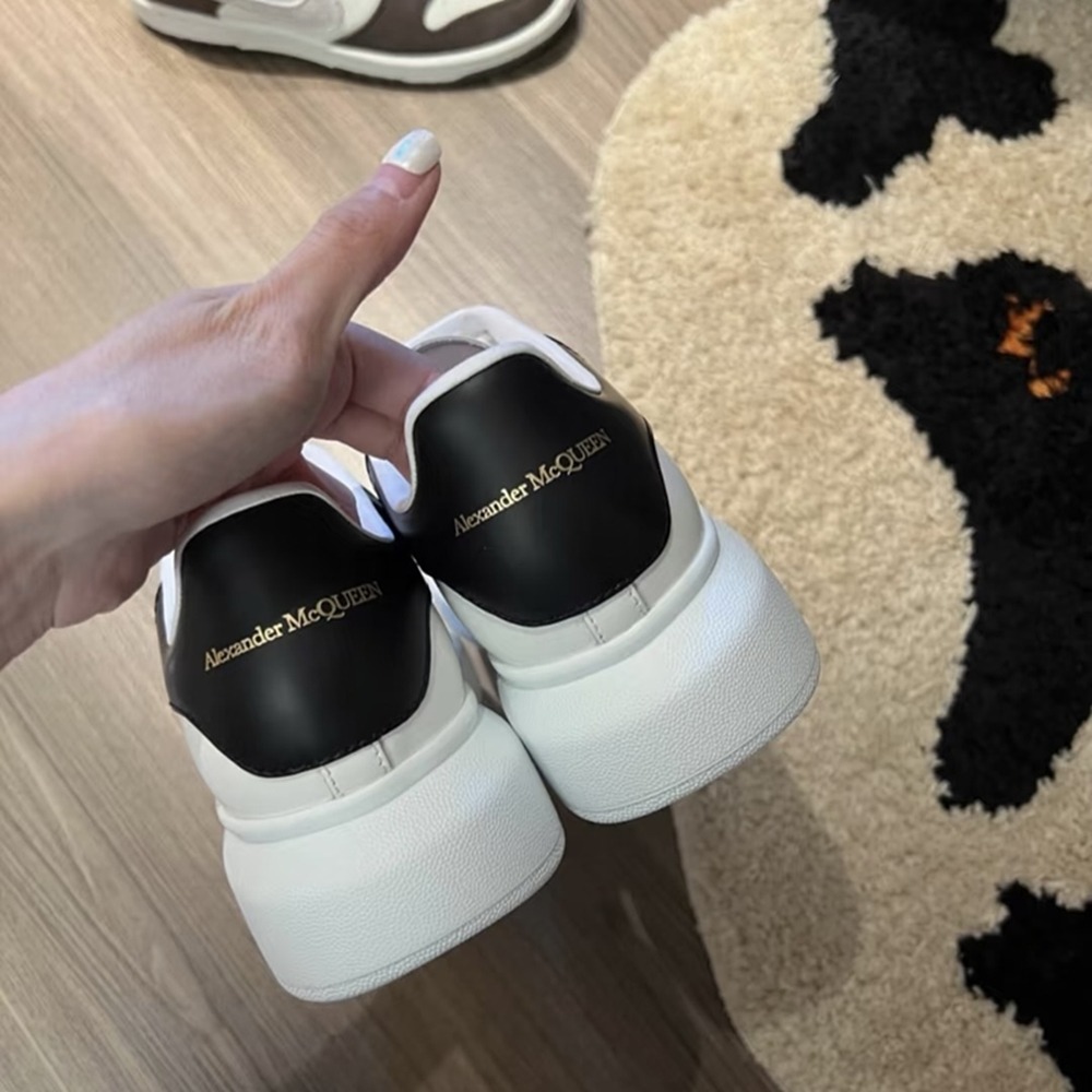 正版 Alexander McQUEEN mcq 小白鞋 增高鞋 黑皮尾 厚底鞋 休閒 麥昆 板鞋 百搭 男女通用 麥坤-細節圖4