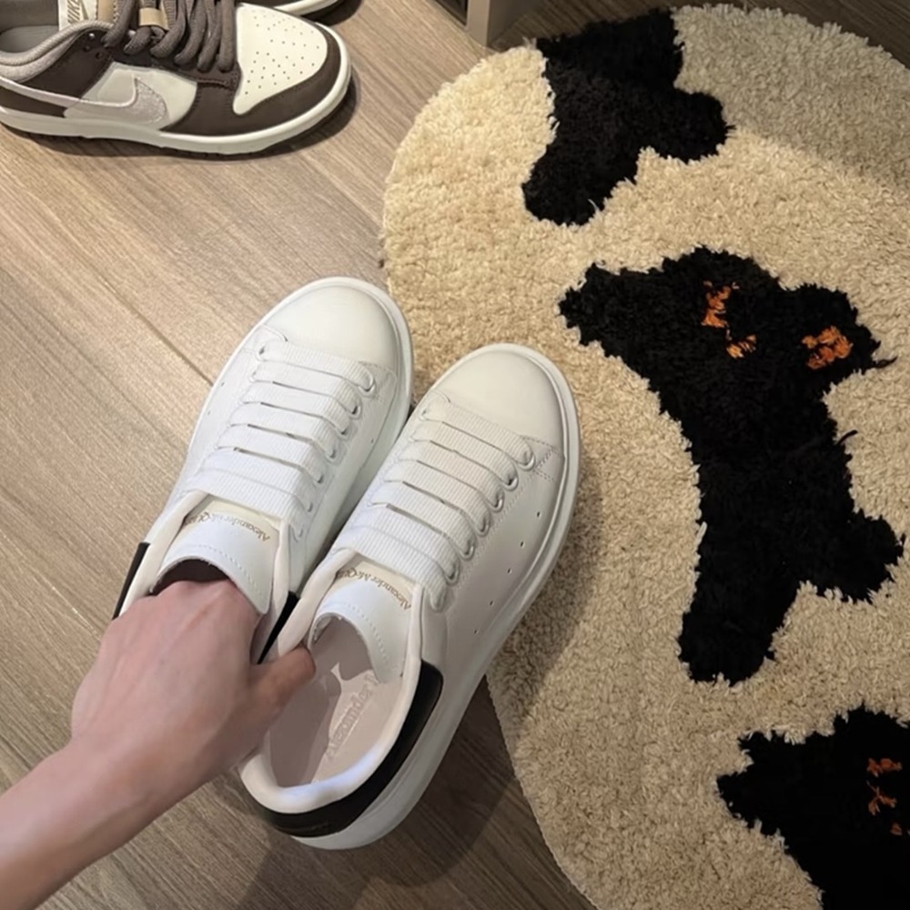 正版 Alexander McQUEEN mcq 小白鞋 增高鞋 黑皮尾 厚底鞋 休閒 麥昆 板鞋 百搭 男女通用 麥坤-細節圖6