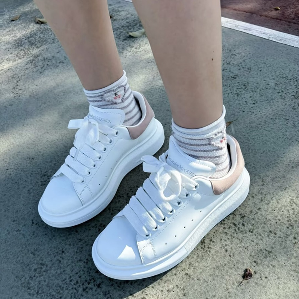 正版 Alexander McQUEEN mcq 小白鞋 增高鞋 粉絨尾 厚底鞋 休閒  麥昆 板鞋  百搭553770-細節圖7