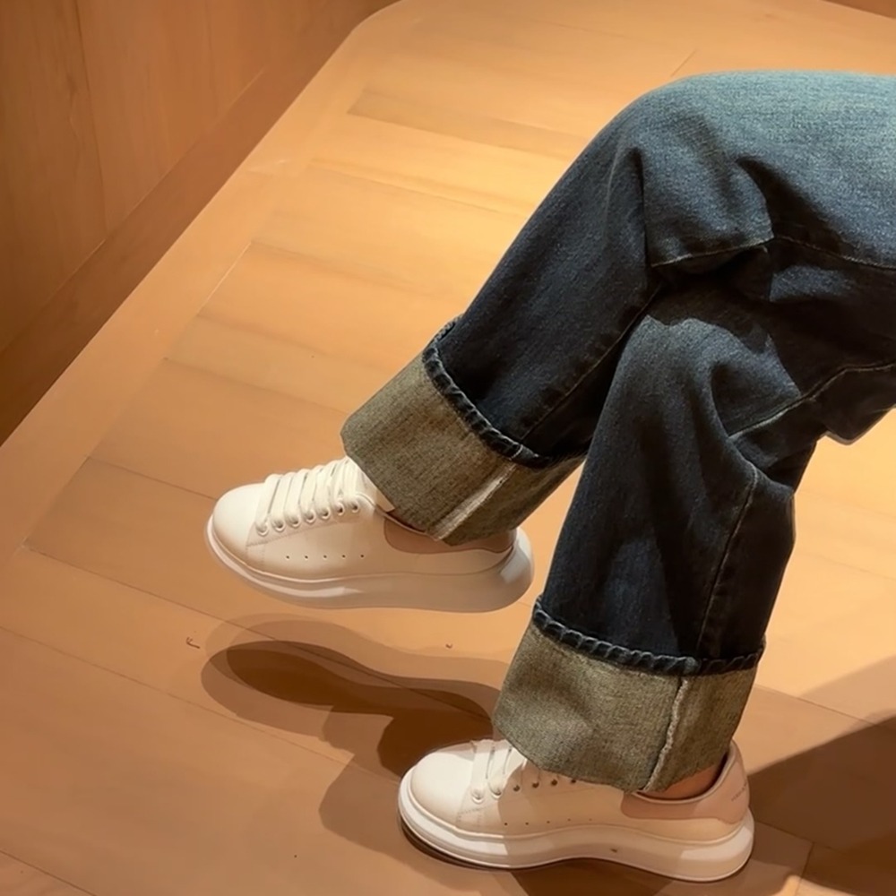 正版 Alexander McQUEEN mcq 小白鞋 增高鞋 粉絨尾 厚底鞋 休閒  麥昆 板鞋  百搭553770-細節圖11