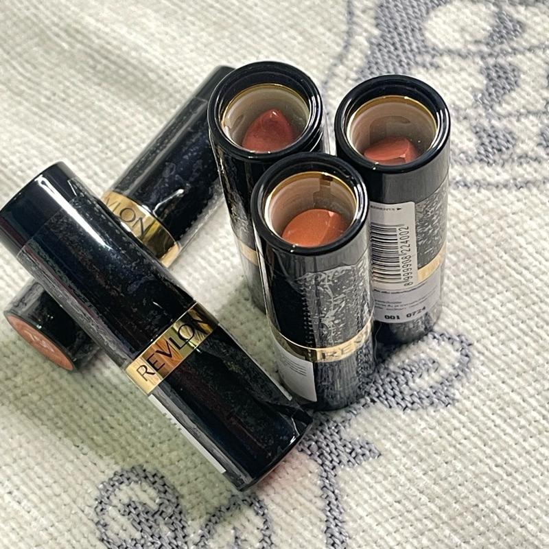 露華濃 滋潤亮澤唇膏revlon#125#130#628 #325#359#365#535#490#117#637⋯現貨-細節圖5