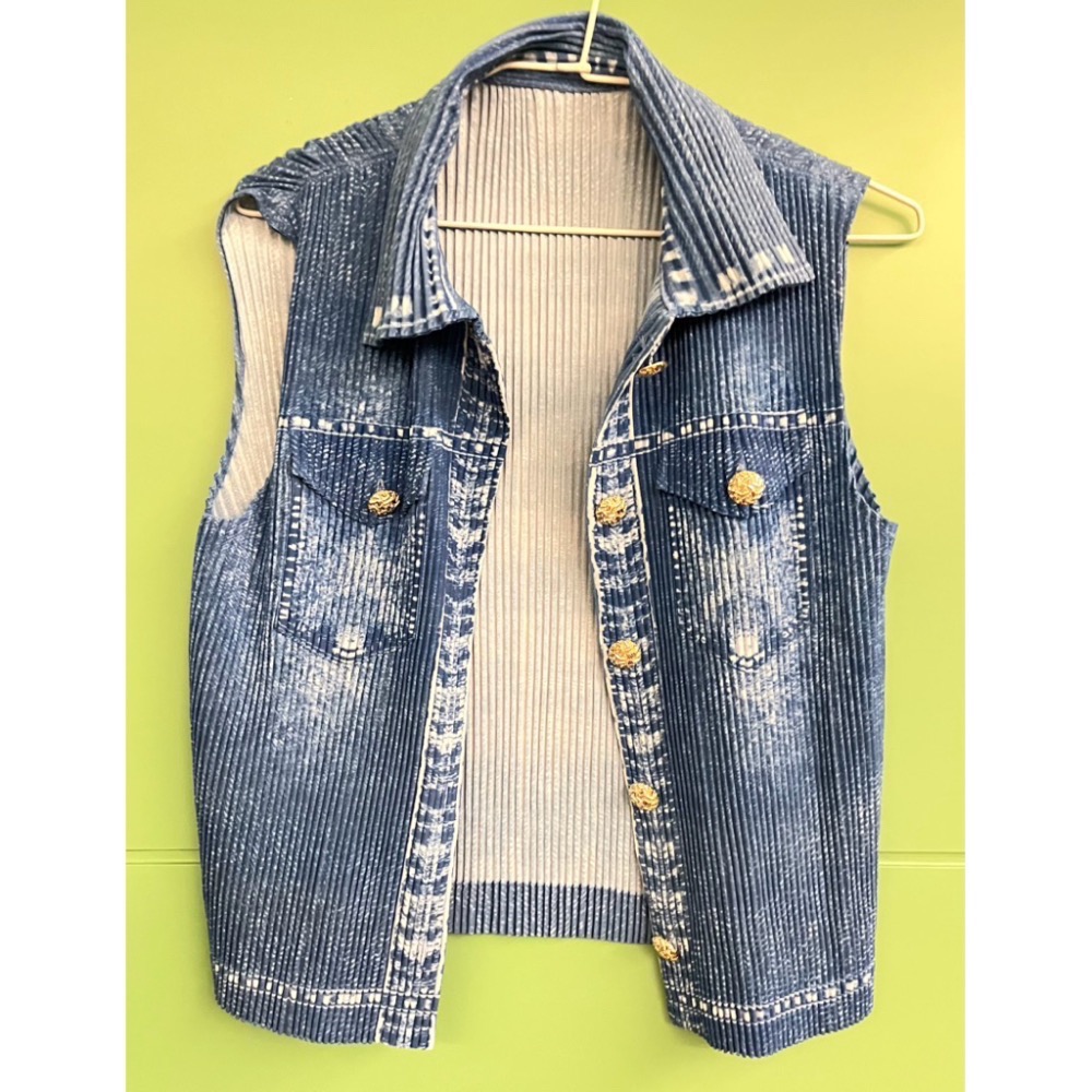 ［我愛皺摺名店］春秋著 粗牙籤直條紋皺摺 牛仔藍刷色 馬甲背心-細節圖4